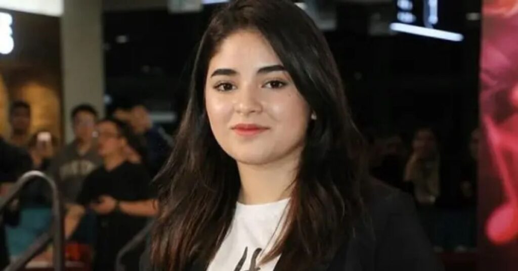  Zaira Wasim Physical Appearance